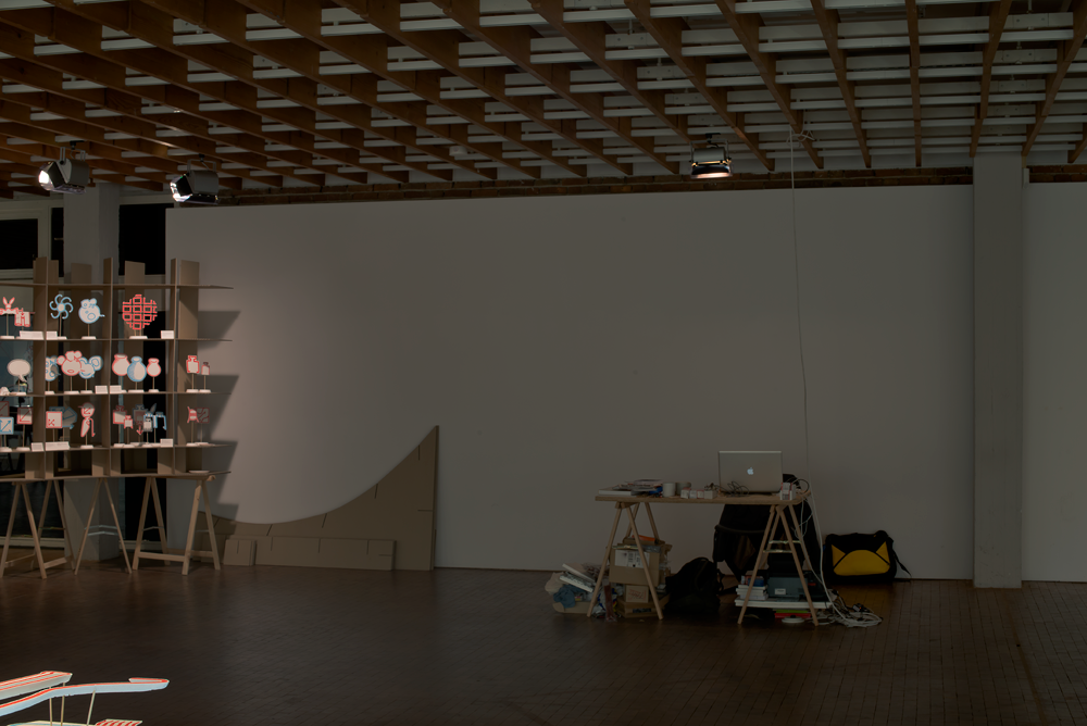 Hannes Kater: Rechnerarbeitsplatz in der Ausstellung "&uuml;berbrechen", Akademie der K&uuml;nste, Hanesatenweg 2012