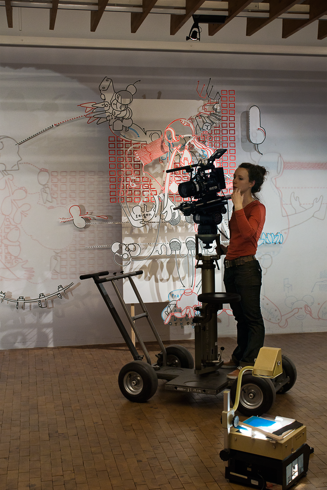 Filmarbeiten: das erste Team. Ausstellung "&uuml;berbrechen" in der Akademie der K&uuml;nste, Hanseatenweg Berlin 2012