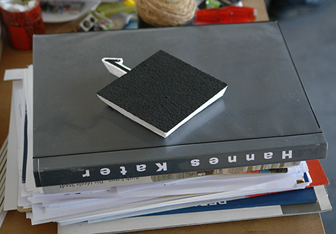 Auch so eine Art Kunstpfeil  Zwischen 2010-2015, Foto im Atelier