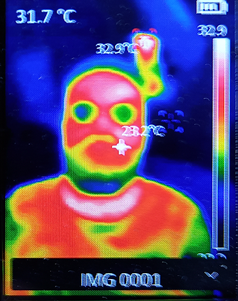 Handyfoto von Arno Wolfs Foto mit seiner neuen alten W&auml;rmebildkamera von Hannes Kater, Mai 2024