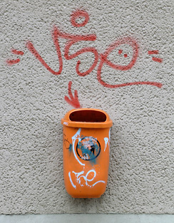 Pfeile auf M&uuml;lleimer