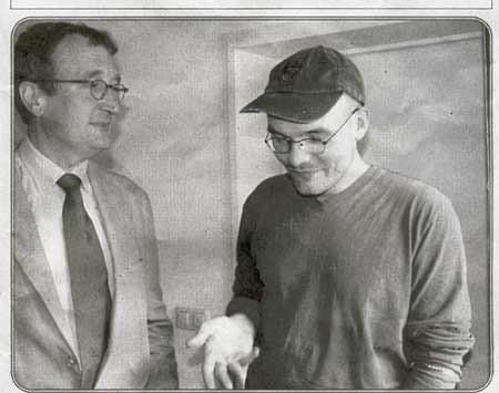 Hannes Kater und Dr. Lukas Jockel im Gespr&auml;ch &uuml;ber Bleckeder B&auml;ckereien / Bleckeder Zeitung Montag / Dienstag 27./28.5.2002